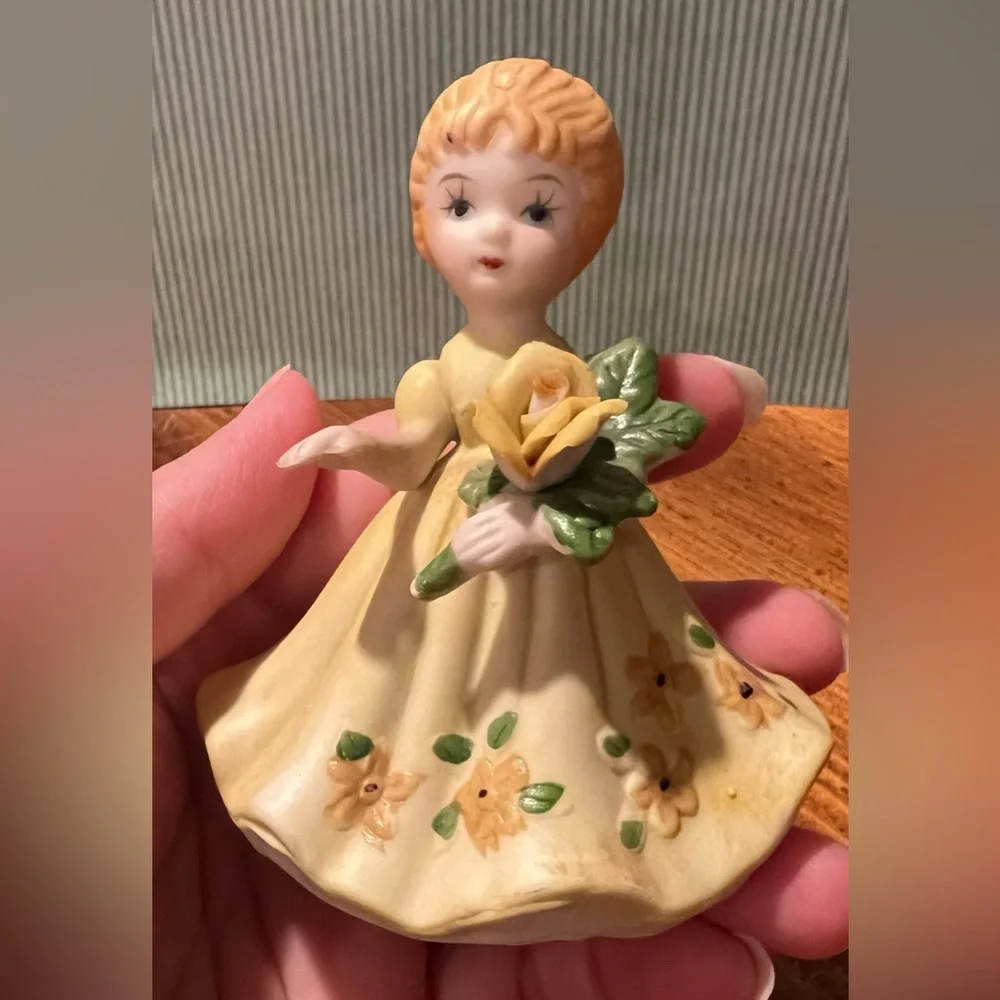 N/A figurine any